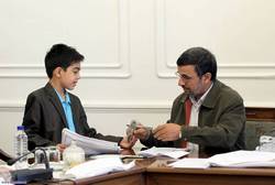 تصاویر دیدار صمیمانه دکتر احمدی نژاد با متین آشنا