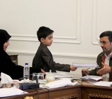 تصاویر دیدار صمیمانه دکتر احمدی نژاد با متین آشنا